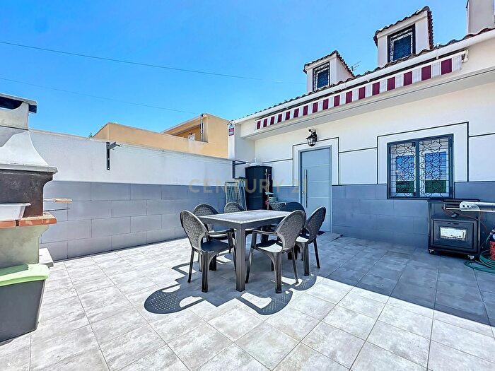 Casas en venta y pisos alquiler - 3