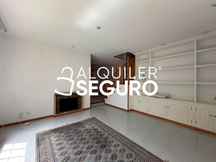 Casas en venta y pisos alquiler - 2