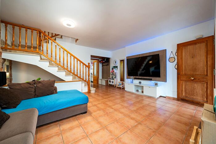 Casas en venta y pisos alquiler - 2