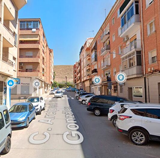 Casas en venta y pisos alquiler - 2