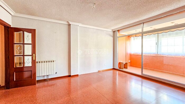 Casas en venta y pisos alquiler - 3