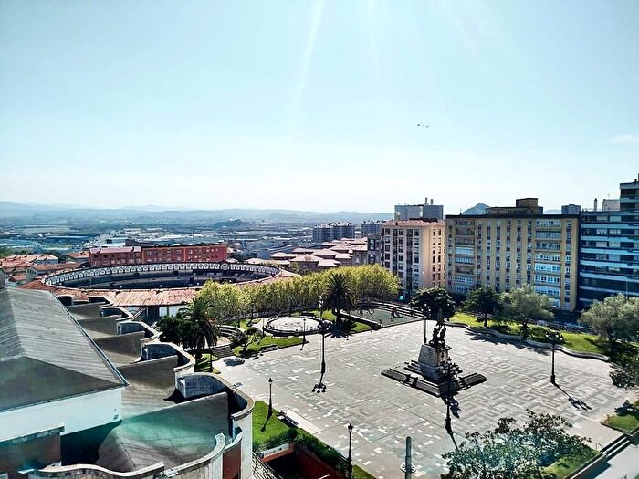 Casas en venta y pisos alquiler - 1