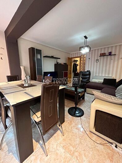 Casas en venta y pisos alquiler - 1