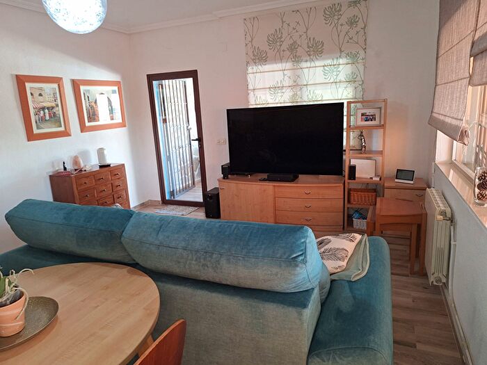 Casas en venta y pisos alquiler - 2