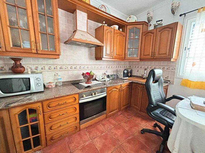 Casas en venta y pisos alquiler - 3