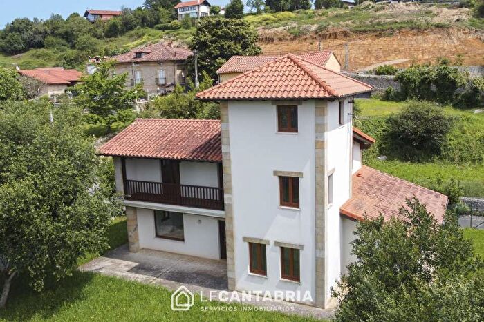 Casa en venta en Ruiloba, Cantabria de 6 habitaciones