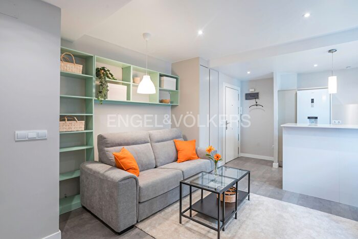 Casas en venta y pisos alquiler - 3