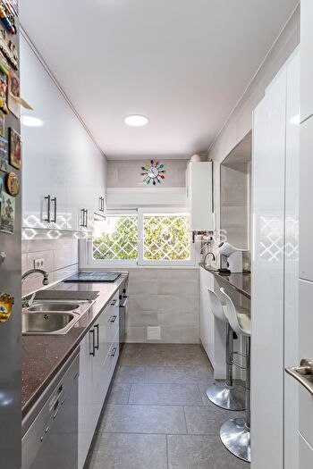 Casas en venta y pisos alquiler - 3