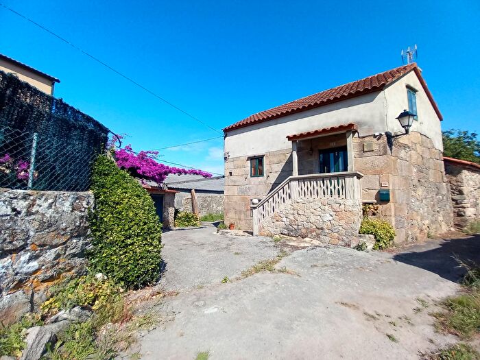 Casa en venta en Olveira, Ribeira de 2 habitaciones