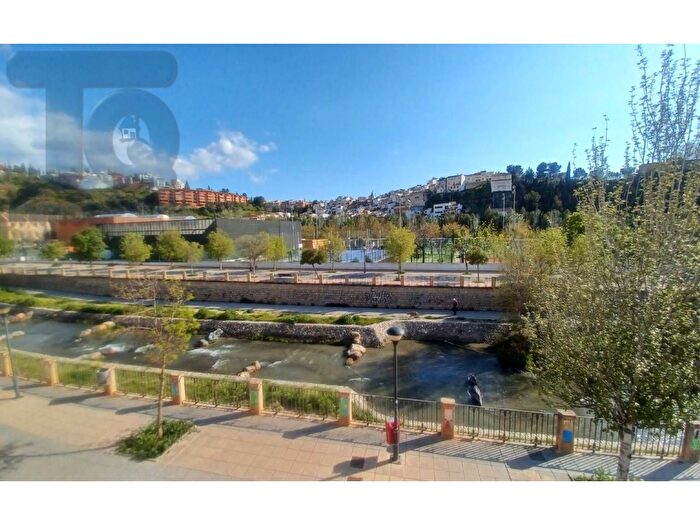 Piso en venta en Genil, Crta De la Sierra de 3 habitaciones