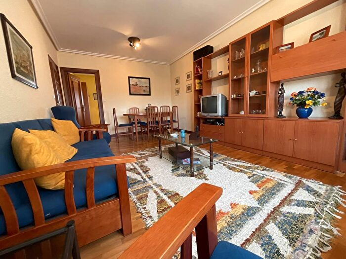 Casas en venta y pisos alquiler - 1