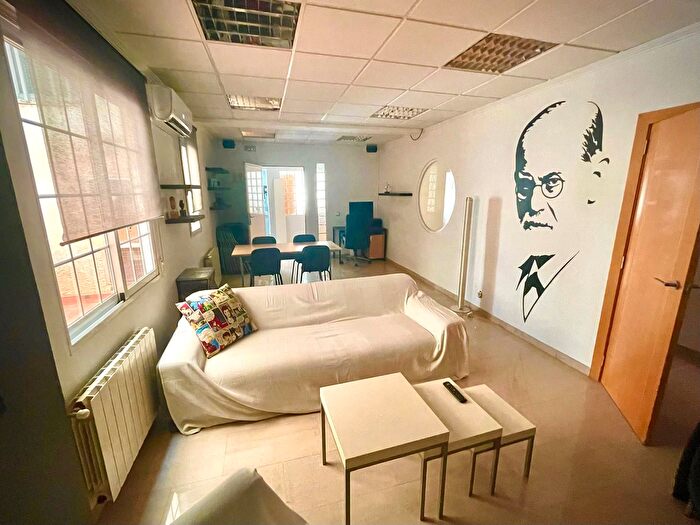 Casas en venta y pisos alquiler - 1