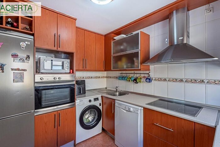 Casas en venta y pisos alquiler - 3