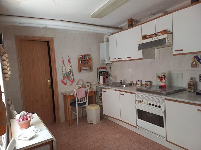 Casas en venta y pisos alquiler - 1
