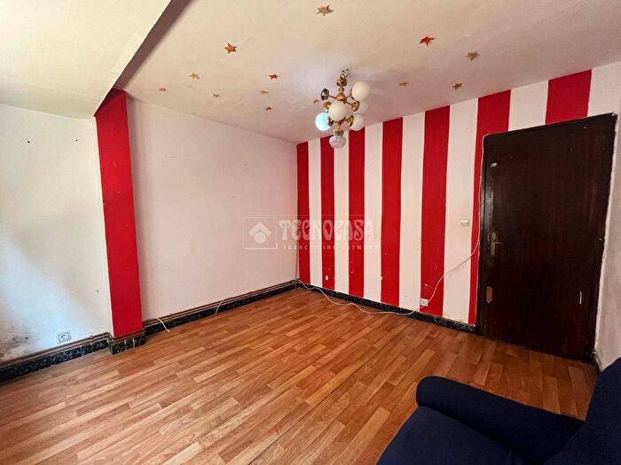 Casas en venta y pisos alquiler - 3