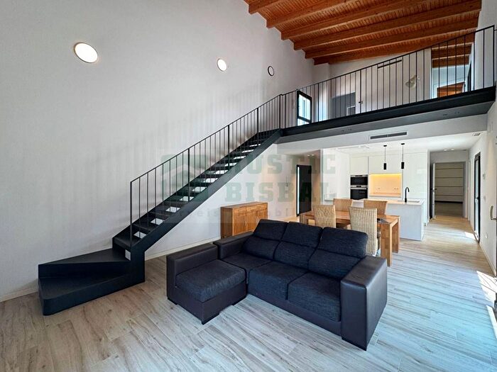 Casas en venta y pisos alquiler - 2