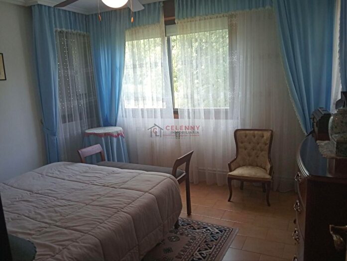 Casas en venta y pisos alquiler - 3