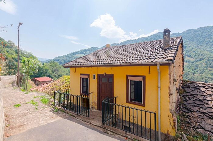 Casas en venta y pisos alquiler - 1