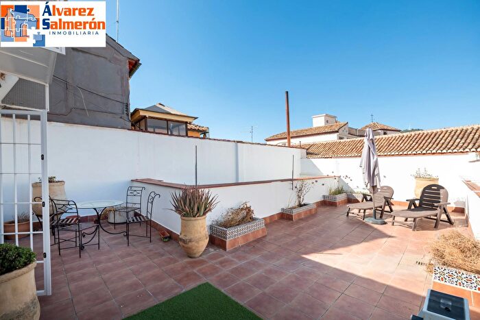 Casas en venta y pisos alquiler - 3