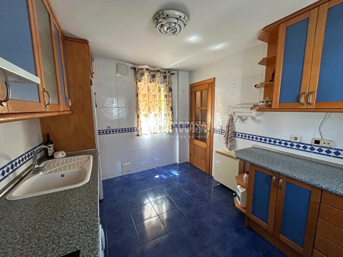 Casas en venta y pisos alquiler - 3
