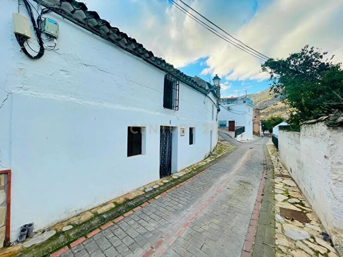 Casas en venta y pisos alquiler - 1