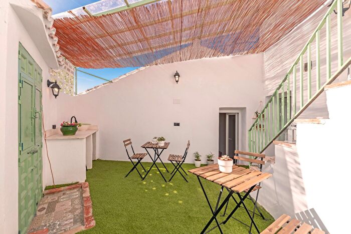 Casas en venta y pisos alquiler - 1