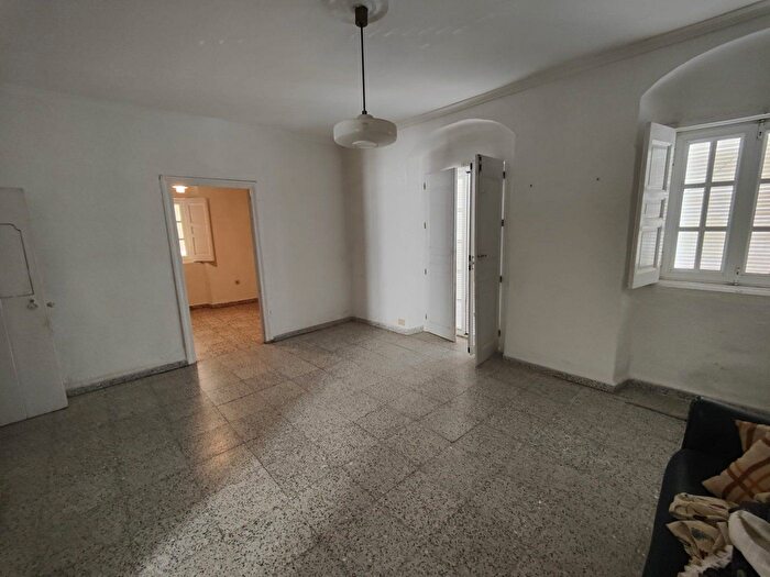 Casas en venta y pisos alquiler - 3