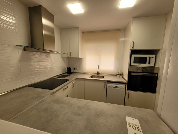 Casas en venta y pisos alquiler - 2