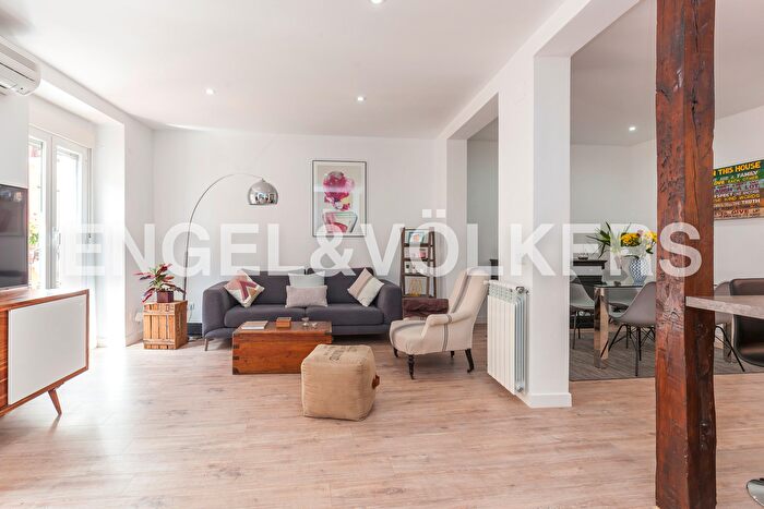 Casas en venta y pisos alquiler - 1