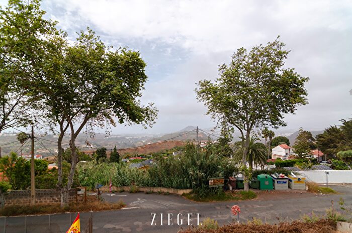 Casa en venta en Los Castillos, Arucas de 5 habitaciones