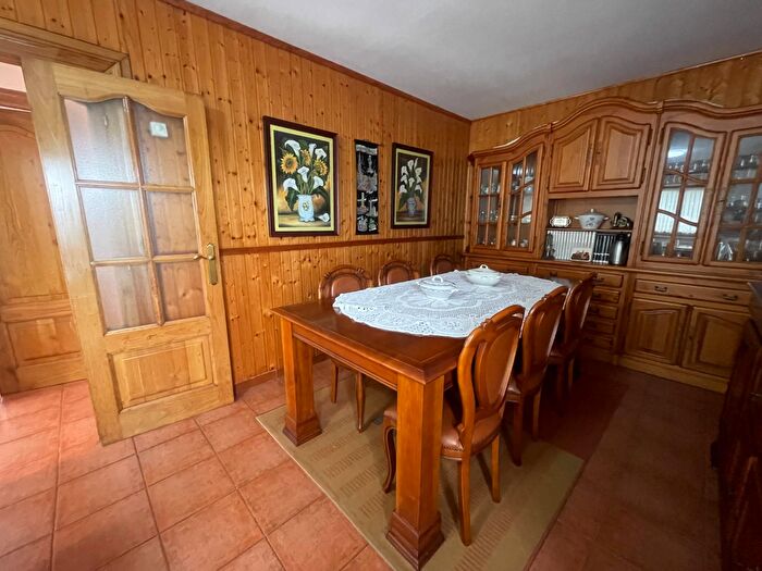 Casas en venta y pisos alquiler - 3