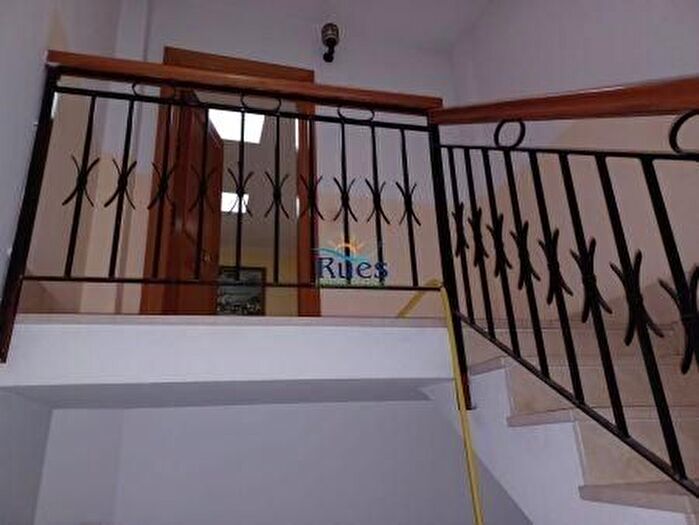 Casas en venta y pisos alquiler - 1