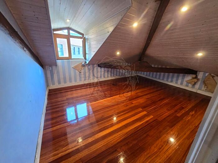 Casas en venta y pisos alquiler - 3