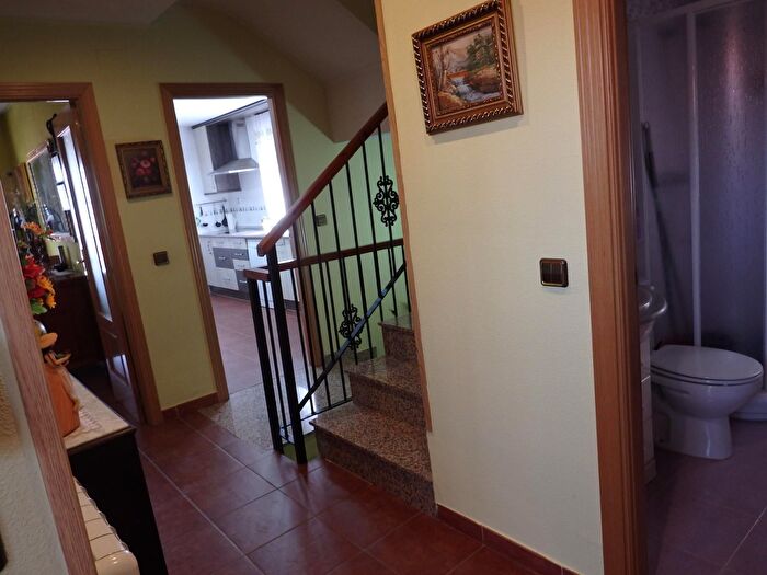 Casas en venta y pisos alquiler - 2