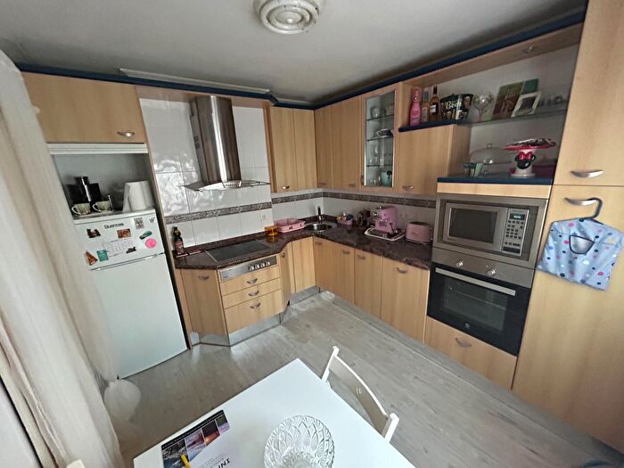 Casas en venta y pisos alquiler - 2