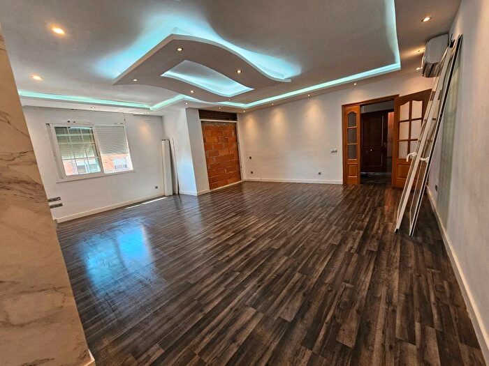 Casas en venta y pisos alquiler - 3