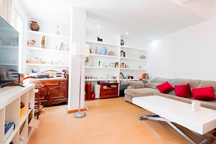 Piso en venta en LEixample, El Pla del Remei de 4 habitaciones