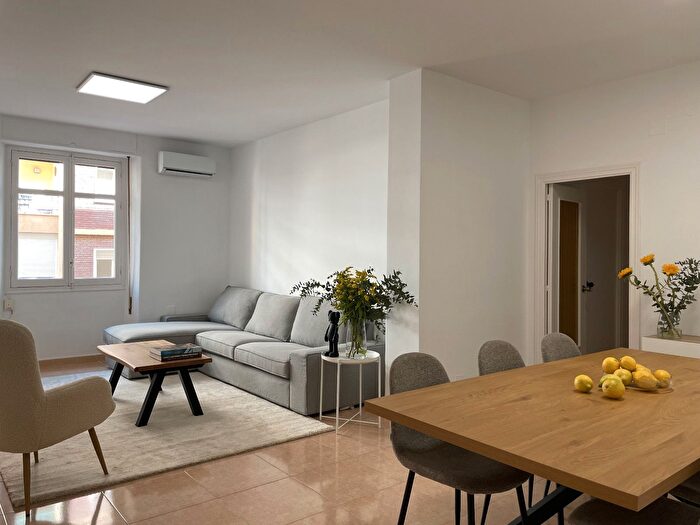 Casas en venta y pisos alquiler - 1