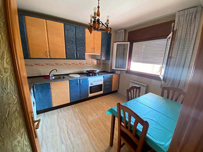 Casas en venta y pisos alquiler - 3