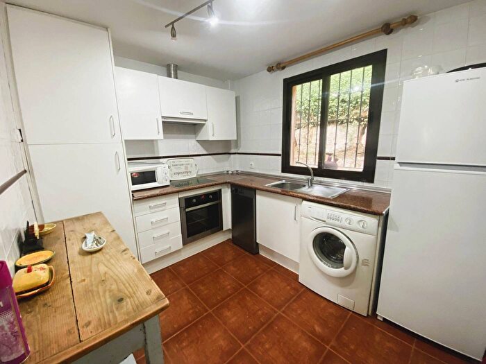 Casas en venta y pisos alquiler - 3