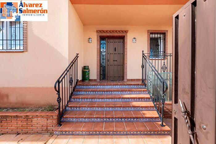 Casas en venta y pisos alquiler - 3