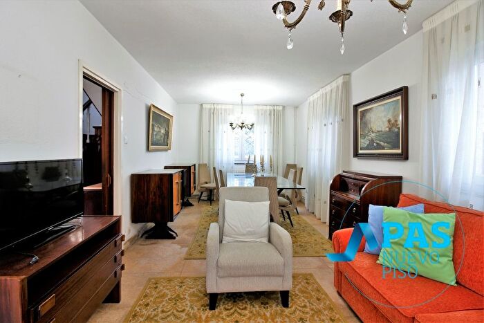 Casas en venta y pisos alquiler - 3