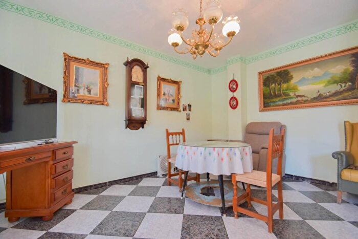 Casas en venta y pisos alquiler - 2