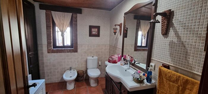 Casas en venta y pisos alquiler - 3