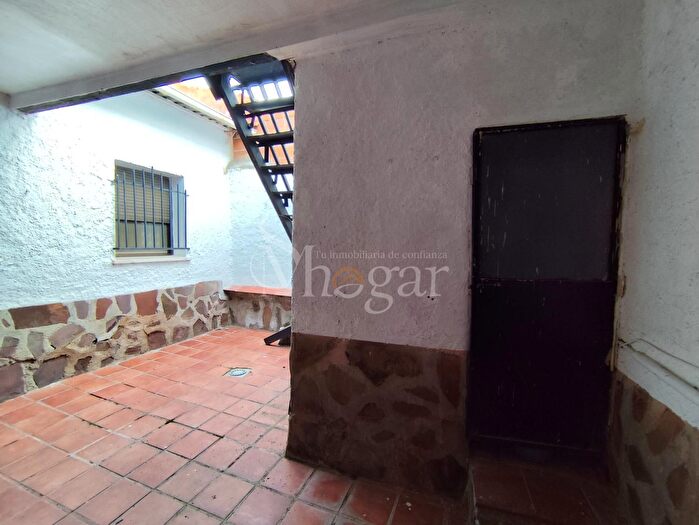 Casas en venta y pisos alquiler - 3