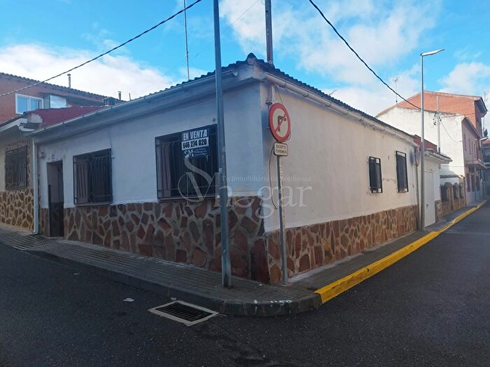 Casas en venta y pisos alquiler - 1
