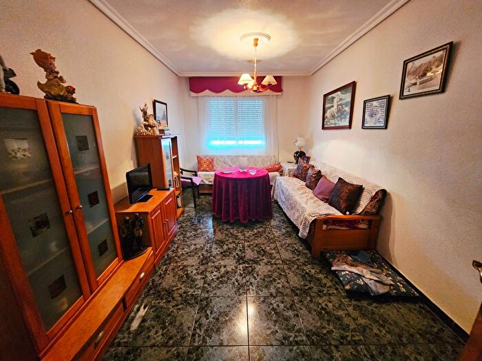 Casas en venta y pisos alquiler - 2