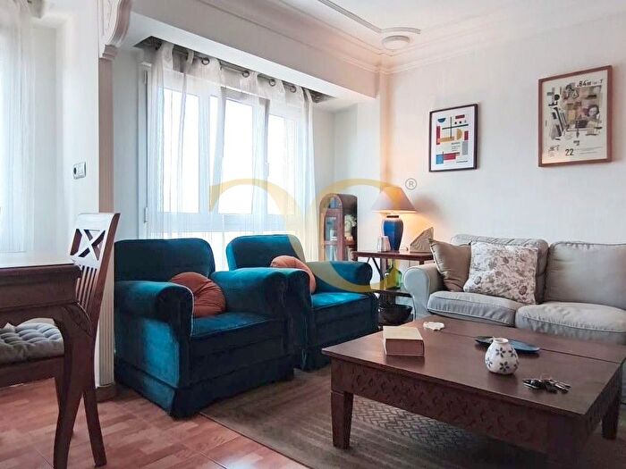 Casas en venta y pisos alquiler - 1