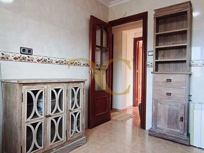 Casas en venta y pisos alquiler - 3