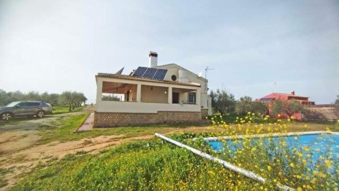 Casas en venta y pisos alquiler - 3